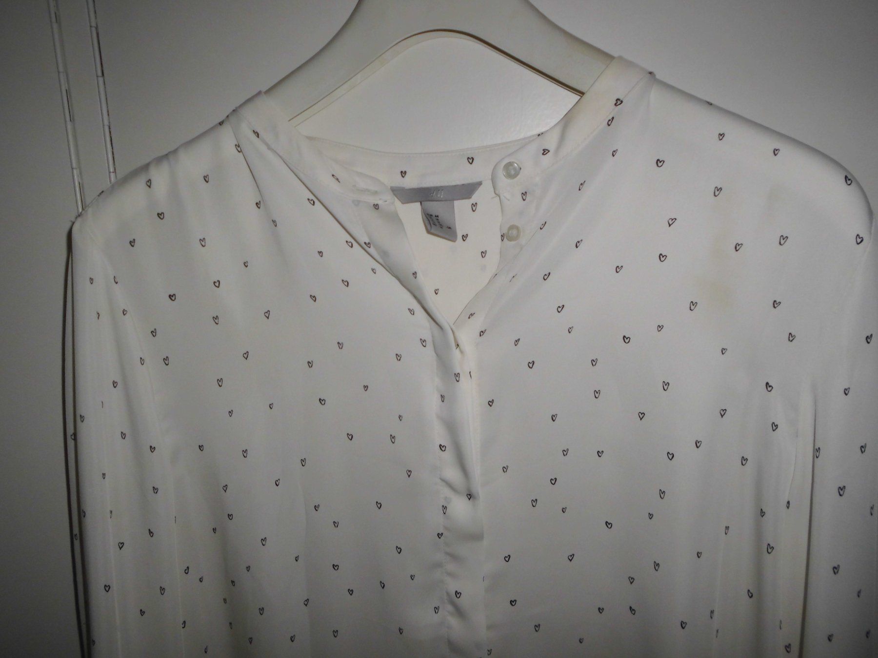 H&M Camicette: Blouse blanche petits cœurs T. 44 – Nuovo (secondo la descrizione) da Marin-Epagnier venduto da Madja 1