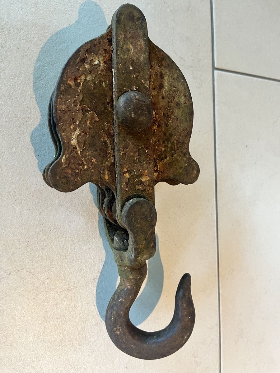 Tutte le decorazioni: Antique Rustic Pulley - Steampunk Decor Project Piece – Difettoso da Adligenswil venduto da Freemartin 1