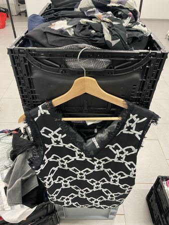 Lot de vêtements divers pour professionnel 