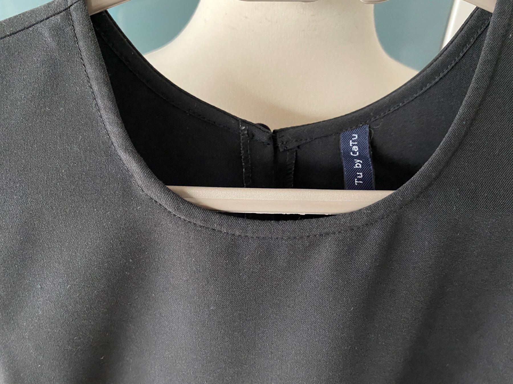 Kleider: Schwarzes ärmelloses Kleid mit Spitze S/M – Gebraucht aus Dübendorf von Levintreyer 5