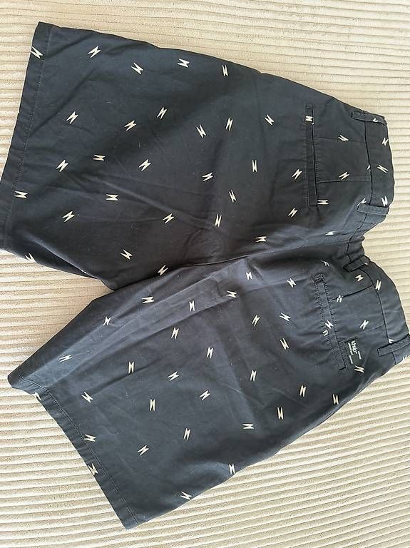 Hosen: Khujo Herren-Shorts  Grösse 32  – Gebraucht aus Wil SG von mar_w7v7 2