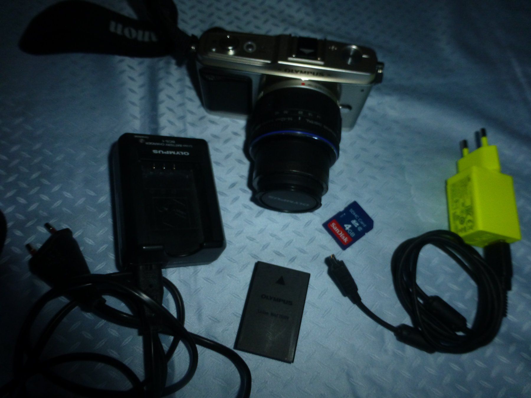 Olympus Fotocamera: zwei Kameras von Pentax & Olympus – Usato da Würenlingen venduto da drago56 1