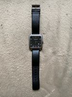 Herren Armbanduhr mit schwarzem Lederband Spezialedition2001