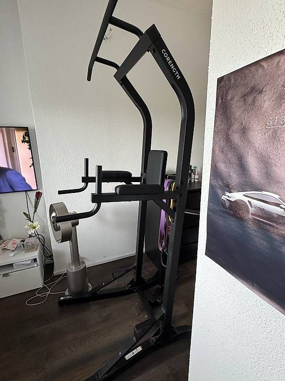 Hometrainer: Gym Gerät + 2 separate Dipstangen – Usato da Rütihof venduto da lev_fr8h