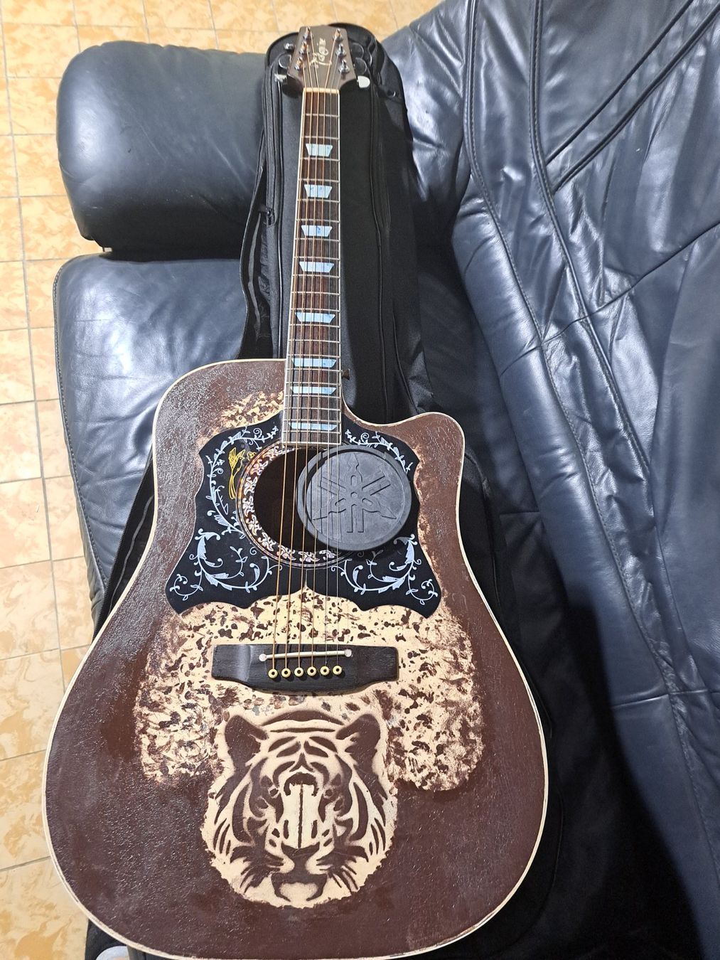 Musikinstrumente: Westerngitarre Original Takamine Profigitarre – Gebraucht aus Laufenburg von agi_7dfm