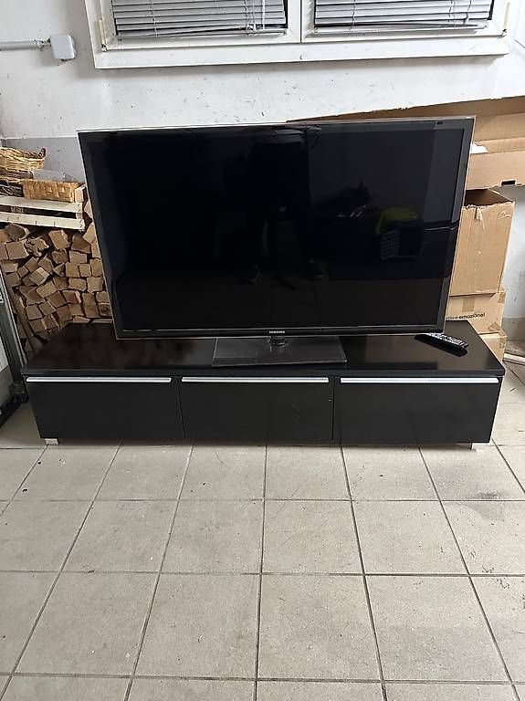 Pfister Mobili TV: Sideboard Schwarz mt 3 Schubladen – Usato da Goldach venduto da Privitec