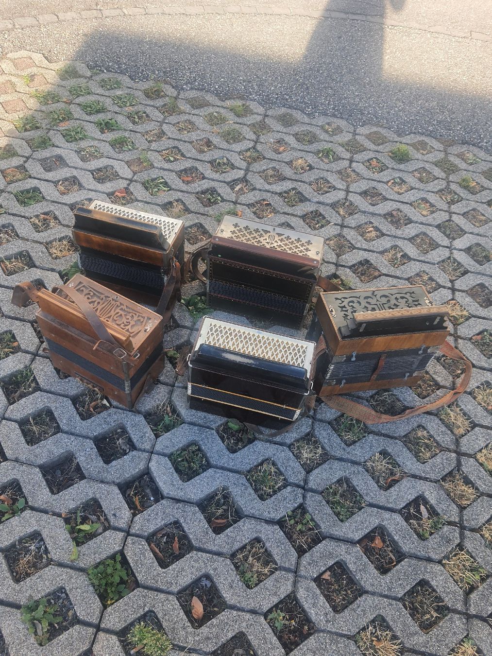 Strumenti musicali: lot de 5 accordéons diatonique  – Usato da Pont-de-la-Morge venduto da Mirabelle0 5