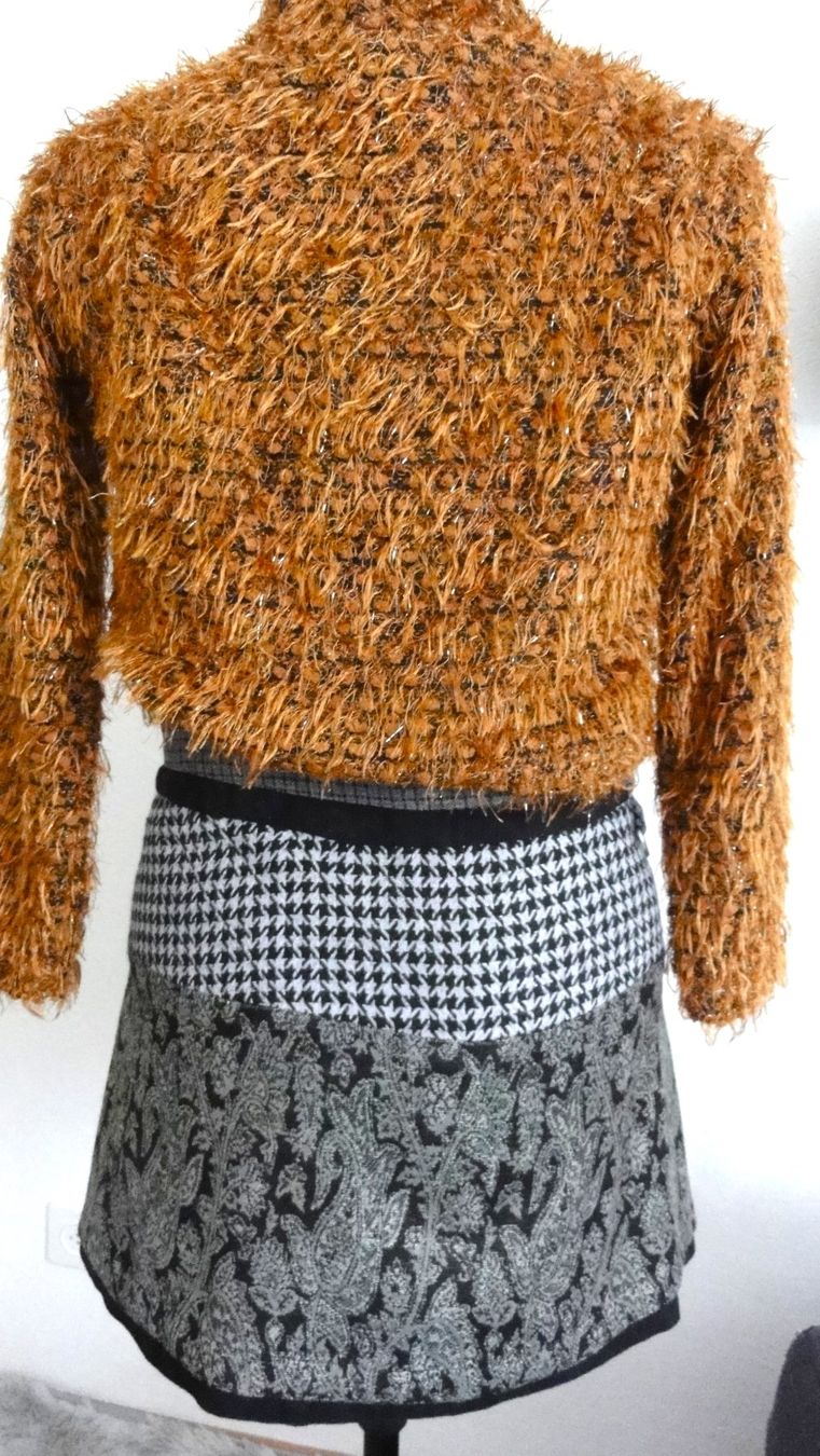 Gonne: Set: Wickelrock reversible mit Kurzpullover und Armkettchen – Usato da Samedan venduto da chickenrun01 2