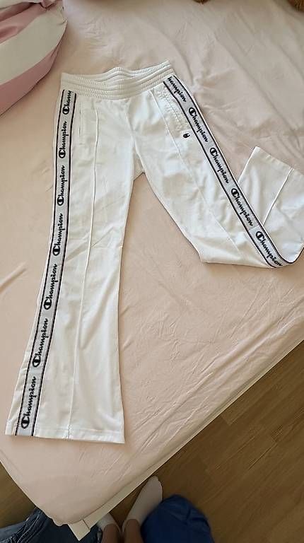 Pantaloni: Champion Hose – Usato da Basel venduto da jane_2h95