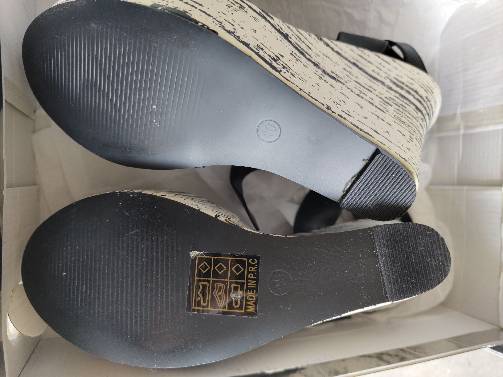 Scarpe da donna: Sandali con zeppa, nero e bianco, n.40 / nuovi – Nuovo e nell'imballaggio originale da Lugano venduto da mar_5j2q 6