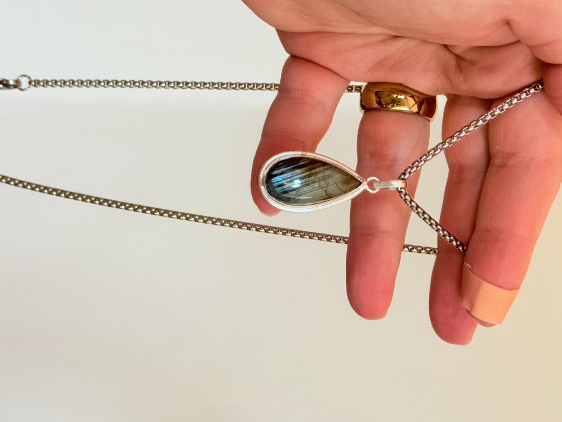 Catenine: Collier pendentif larme en labradorite élégant – Nuovo e nell'imballaggio originale da Genève venduto da AWWA 9