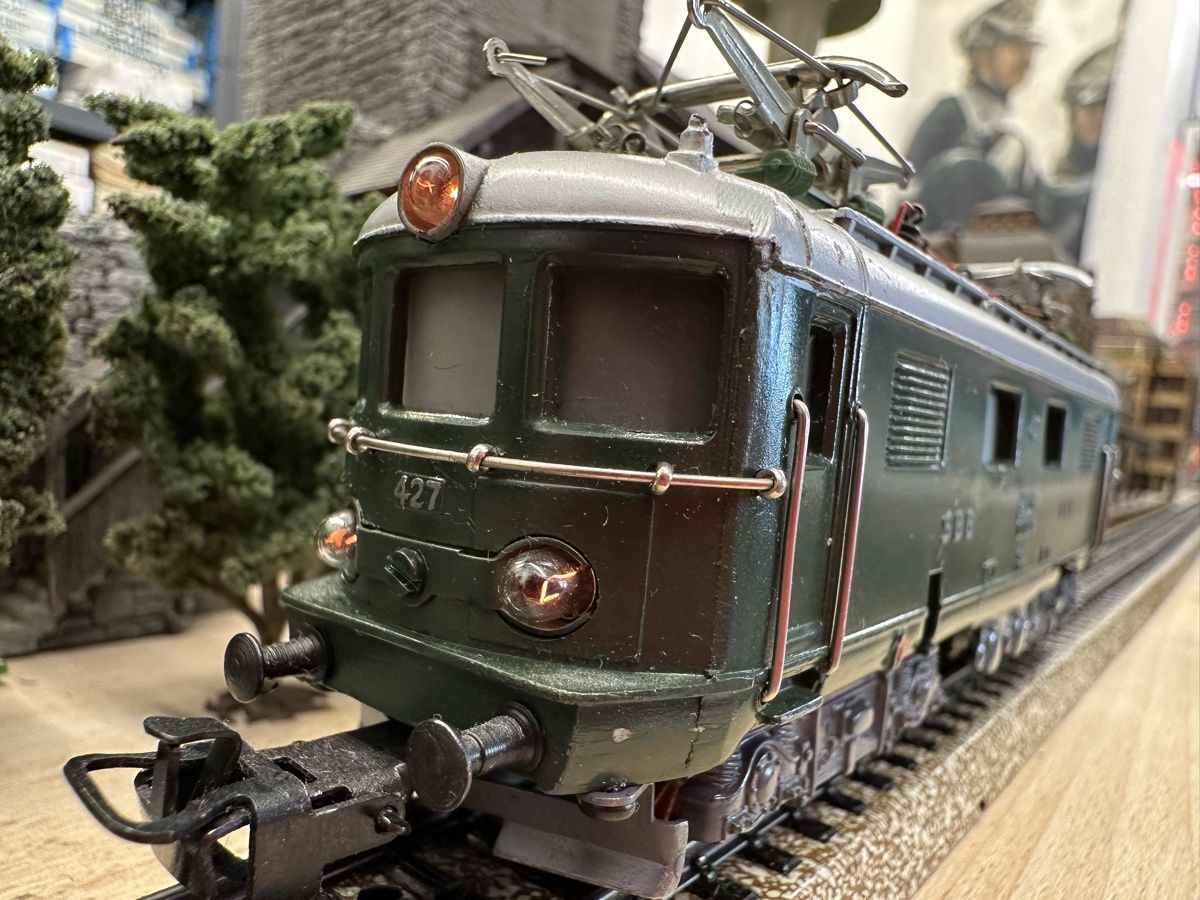 Märklin Modelleisenbahnen: Märklin 3014 SBB Re 4/4 I – Gebraucht aus Lupsingen von New-Haven