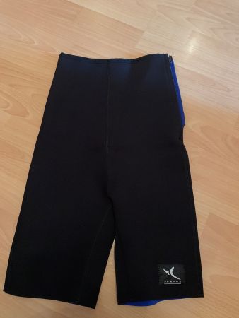 Short plongée Domyos noir en Néoprène t. enfant M - 30cm