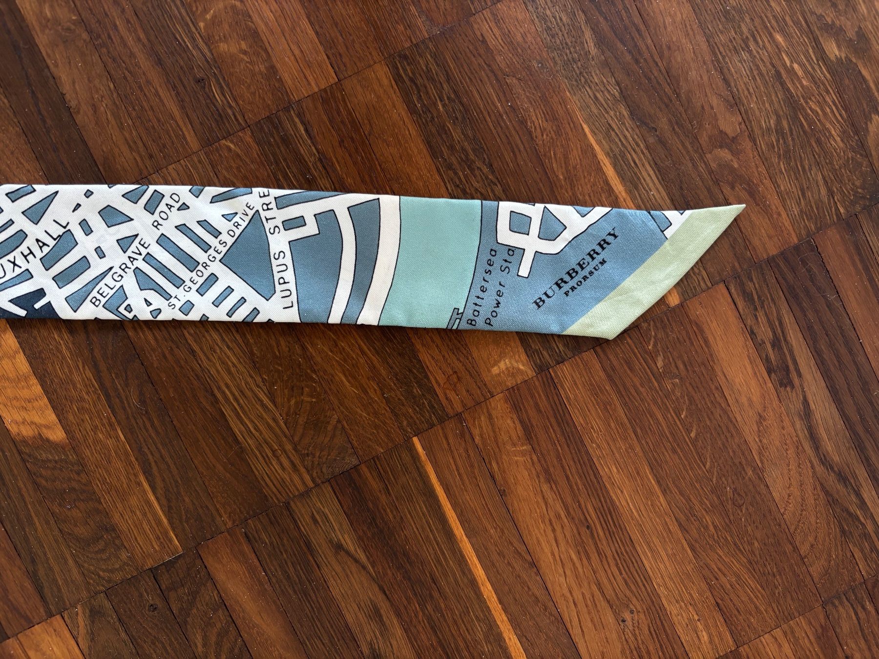 Burberry Foulards, Tücher & Schals: BURBERRY PROSUM  Seiden Twilli 89x6cm – Gebraucht aus Herrliberg von mayfi 6