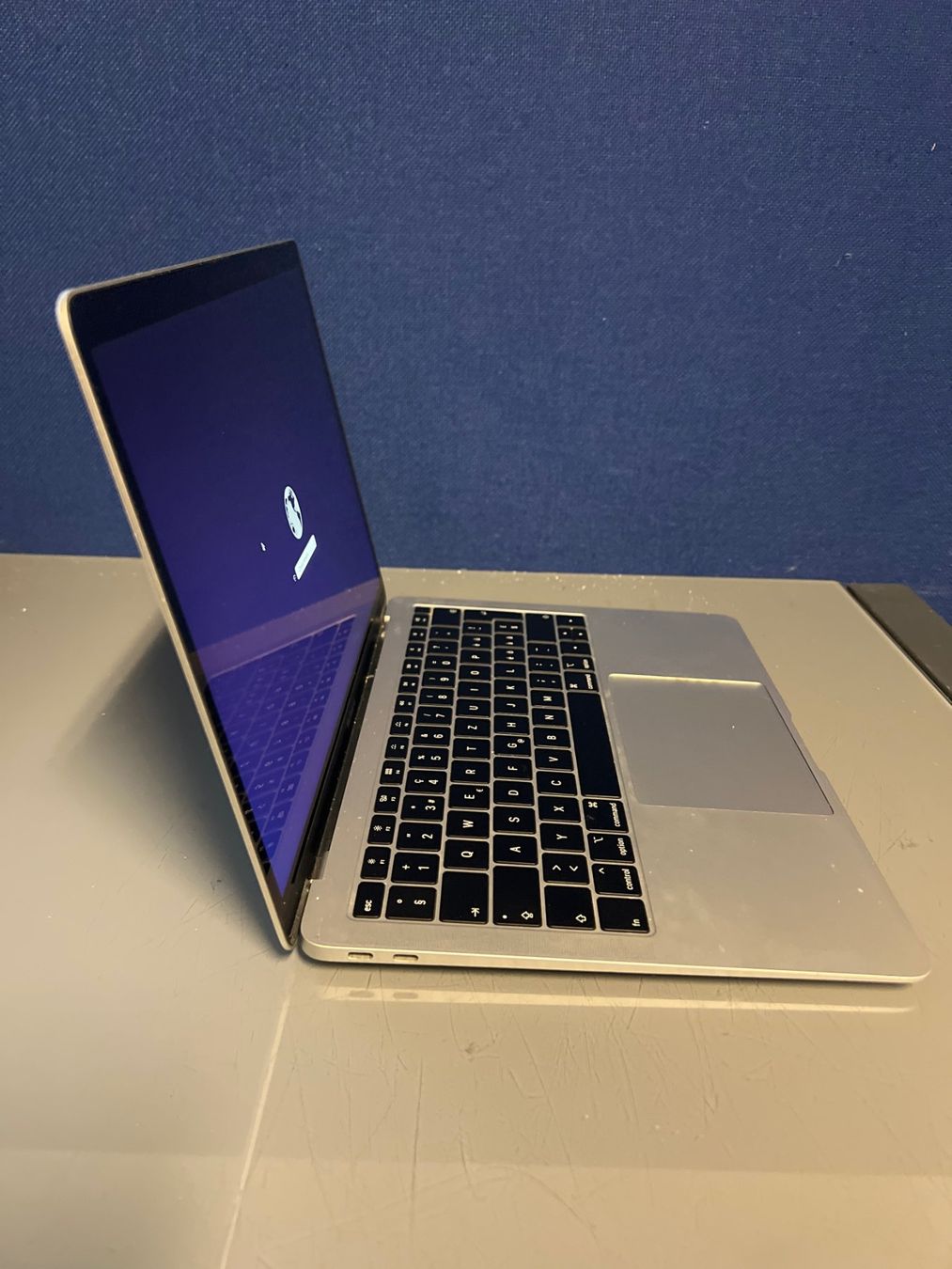 Apple Notebook: MacBook Air 13" 2018 Silber , iCloud sperre #46 – Difettoso da Dietikon venduto da speedkauf 1