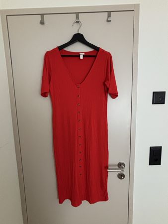 H&M Kleid rot Grösse M gerippt mit Knöpfen neuwertig