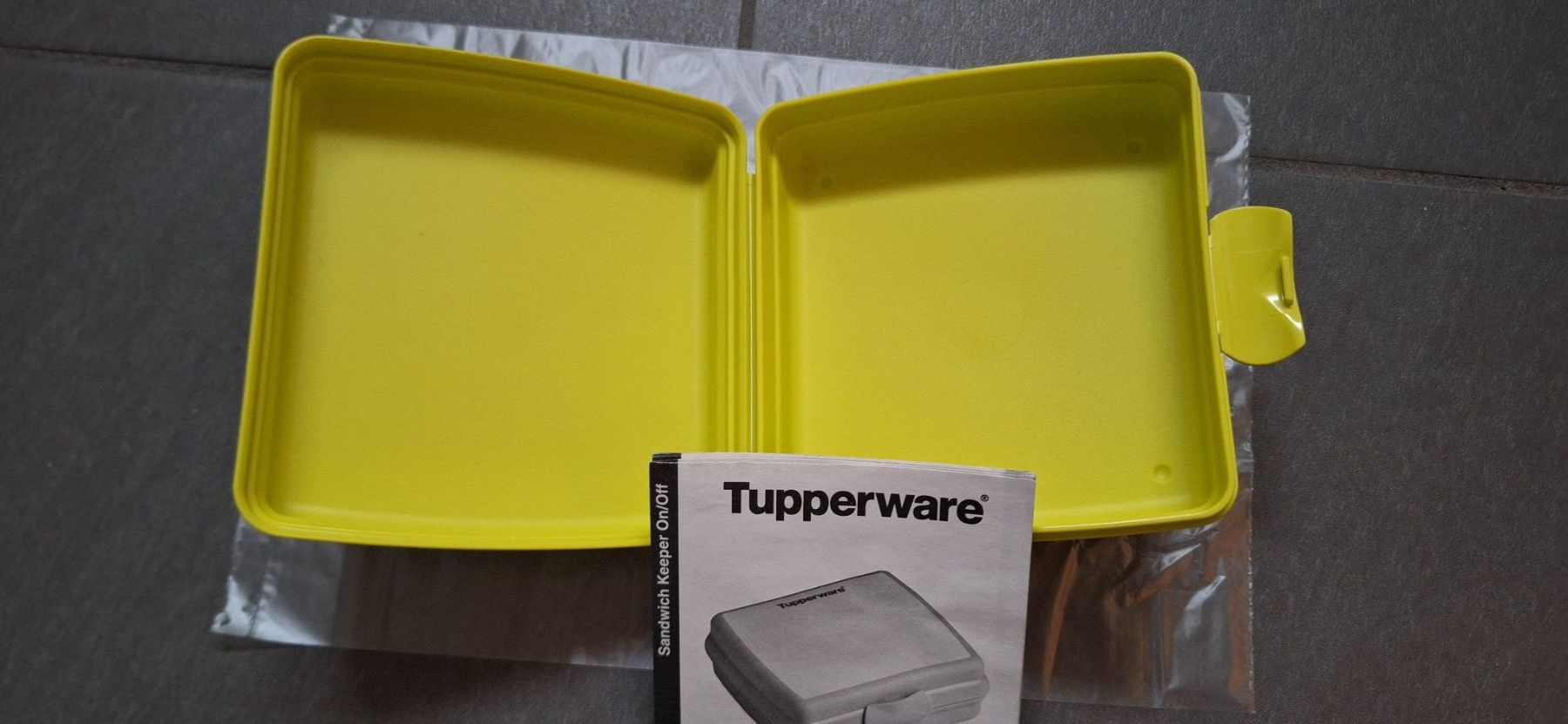 Tupperware Contenitori & Simili: Tupperware, boite à sandwich / Sandwichbox – Nuovo e nell'imballaggio originale da Lussery-Villars venduto da pousinete02 2