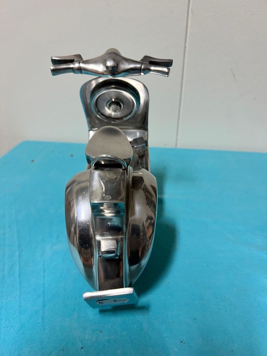Vespa Kit di modellismo & Modellini statici: Ein modell von vespa aluminium oder stein – Usato da Hombrechtikon venduto da alf_75y5 1
