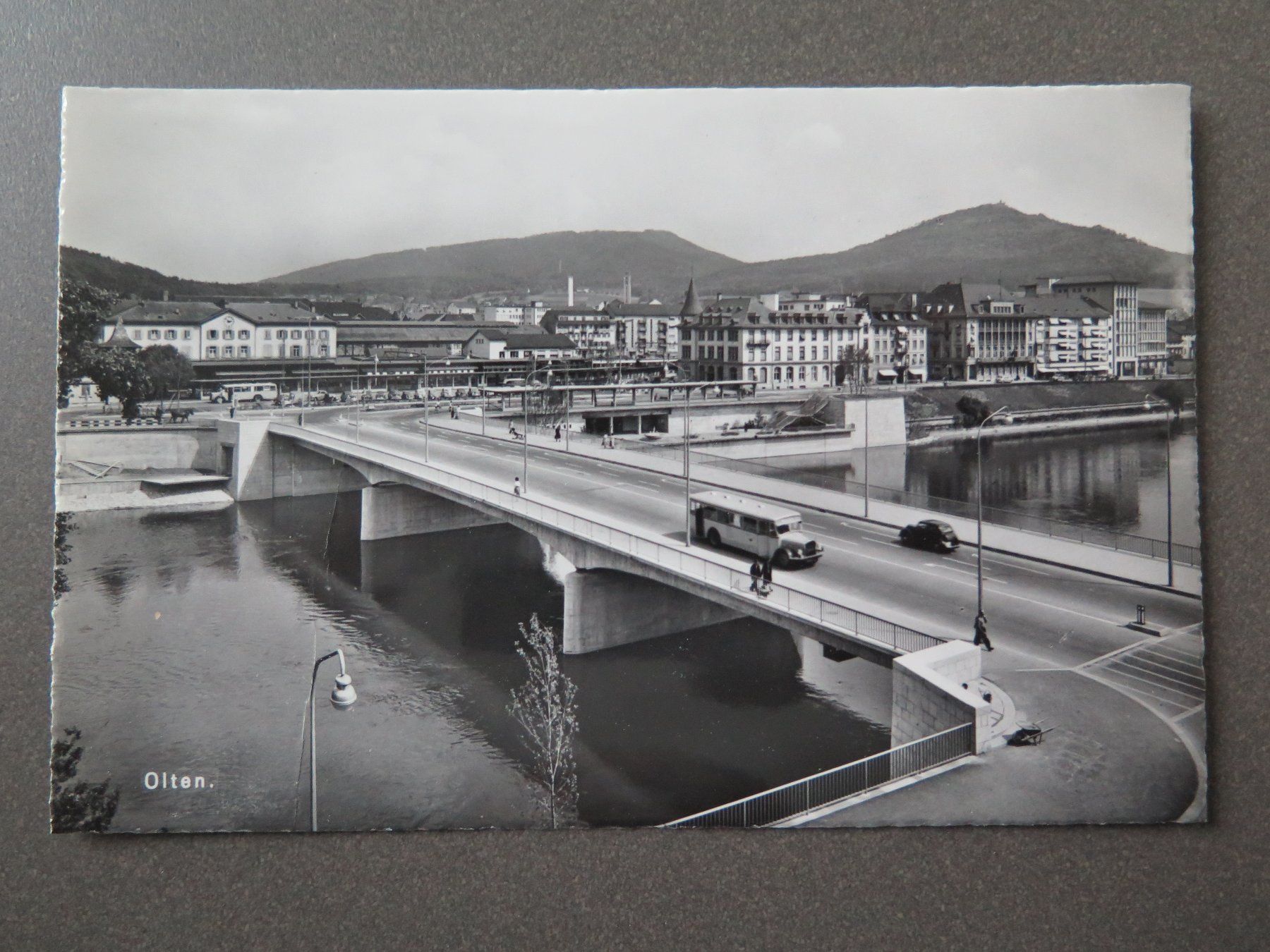 Cartoline postali: OLTEN - BRÜCKE MIT POSTAUTO – Usato da Wittenbach venduto da lipasal