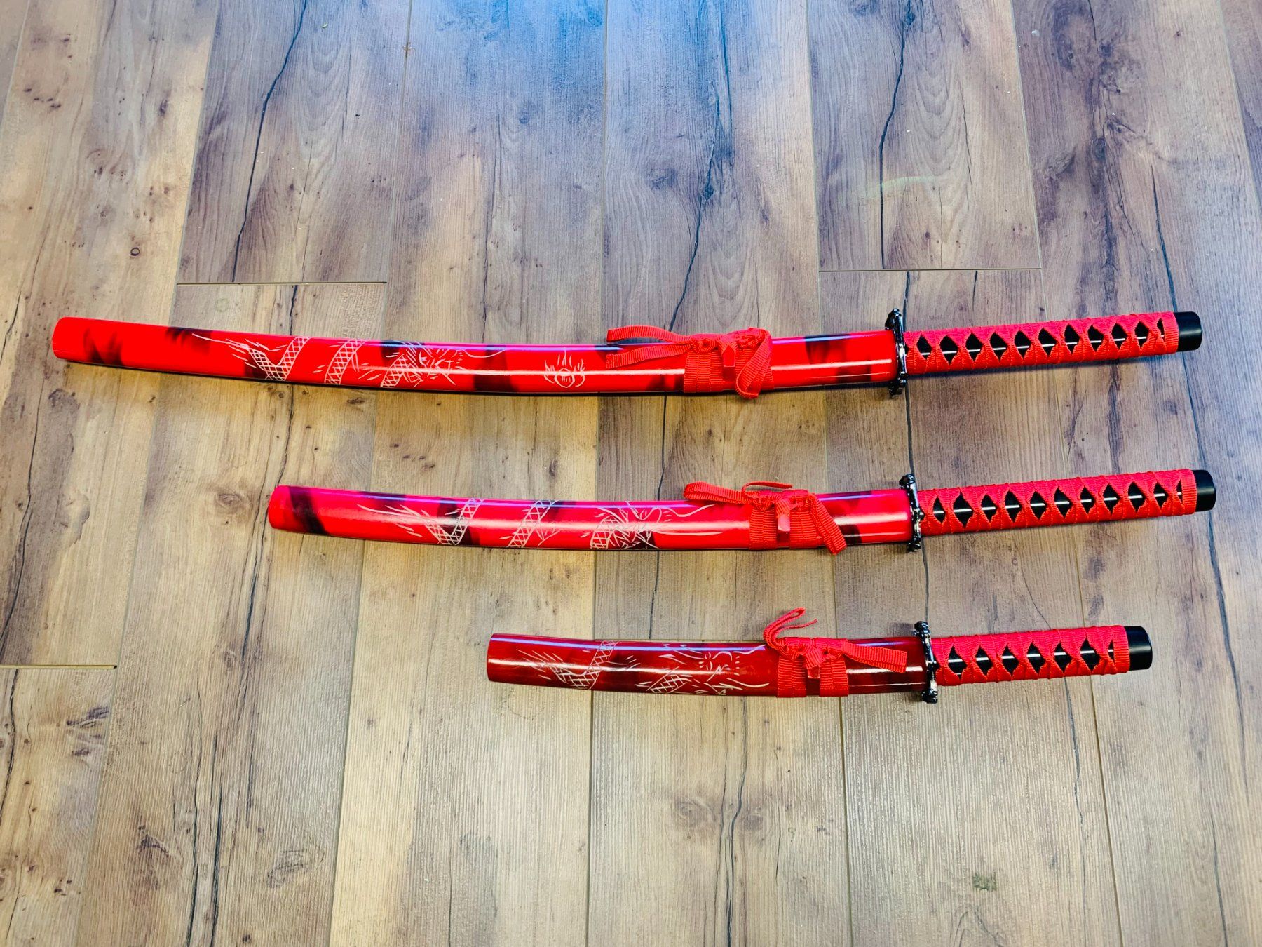 Internationale Kunst: 4 tlg Samurai Schwert Bundle 99cm RED NEU – Neu und originalverpackt aus Bergdietikon von shopAgent 1