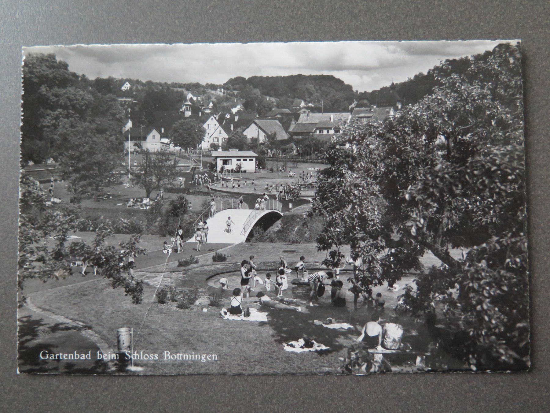 Cartoline postali: BOTTMINGEN - GARTENBAD BEIM SCHLOSS BOTTMINGEN – Usato da Wittenbach venduto da lipasal