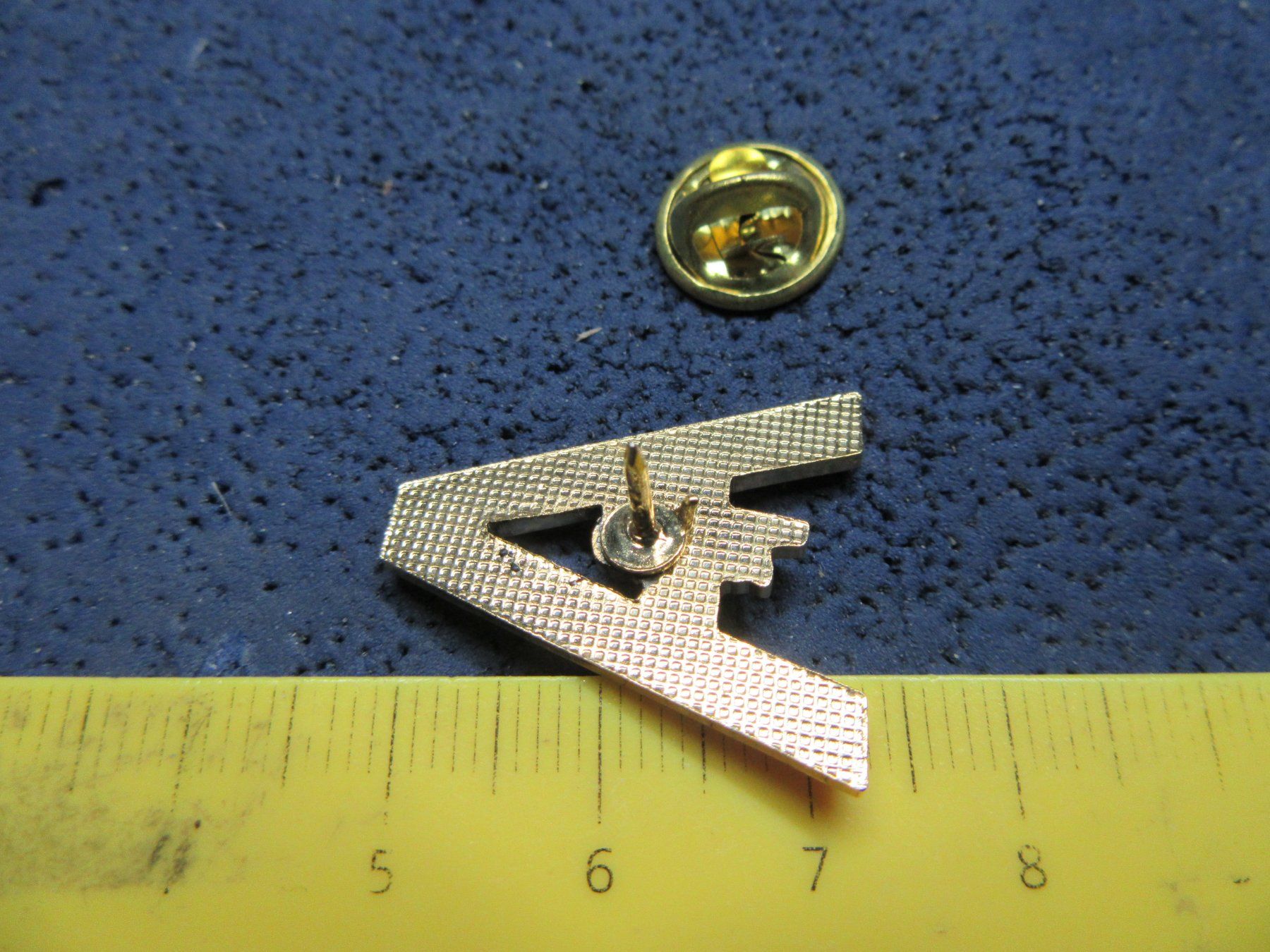 Swiss Placchette & Badge: POST SCHWEIZ A PIN LANCY GE CERN ENAMEL CUTOUT – Usato da Ettingen venduto da Hausi4711 1