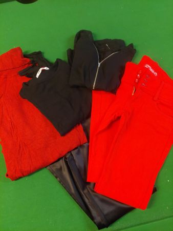 Kleiderpaket rot/schwarz