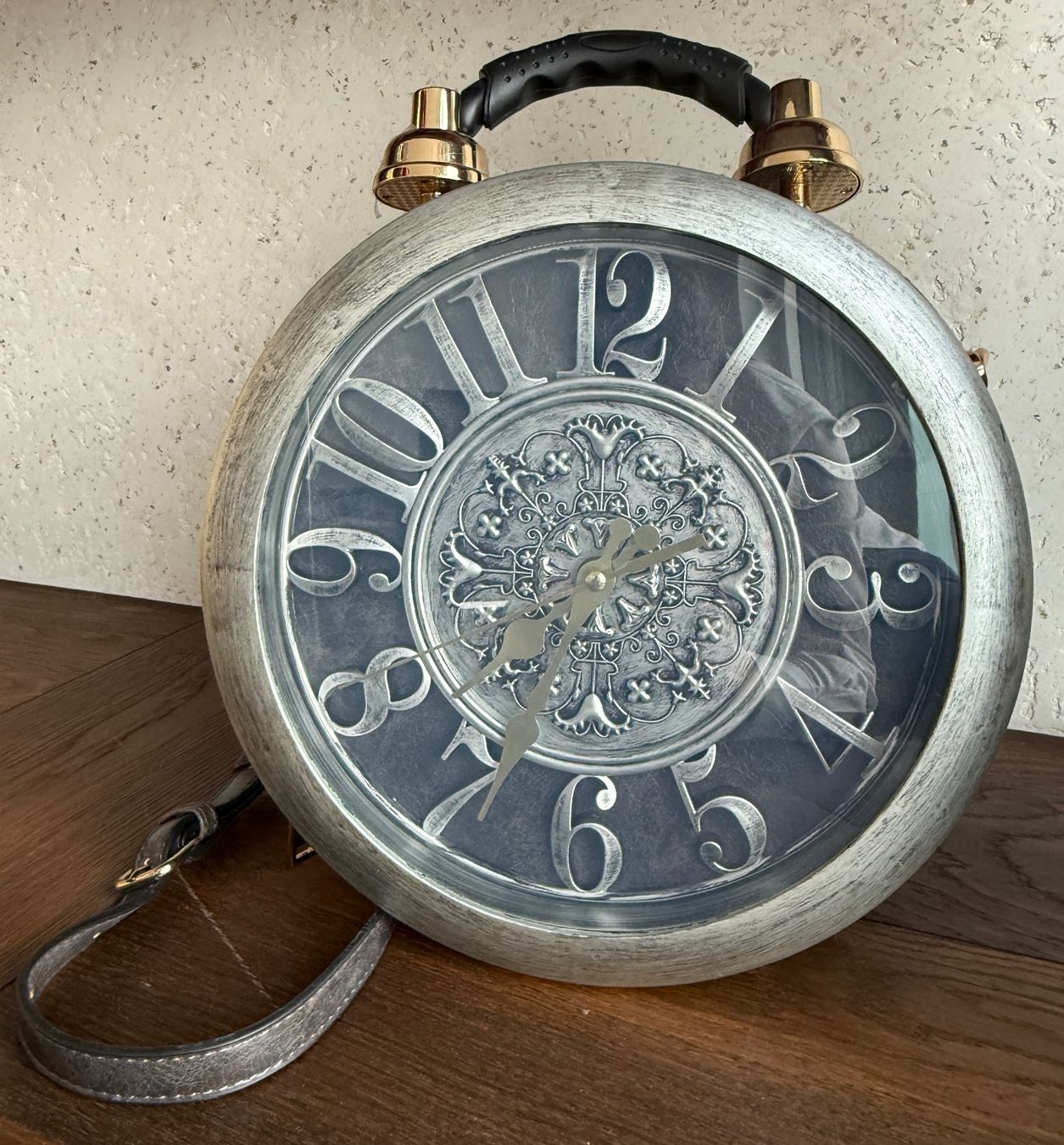 Borse da donna: Exklusive Designer Handtasche mit echter Uhr - ein Hit – Nuovo (secondo la descrizione) da Thalwil venduto da chino25 1