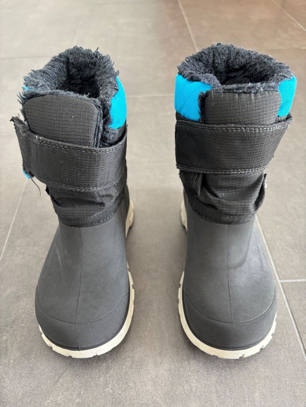 Decathlon Scarpe per ragazzi: Decathlon Schneestiefel Grösse 29 – Usato da Oberägeri venduto da MariaLehman