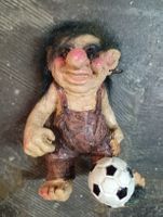 Troll mit Fussball- Rarität für Sammler und Liebhaber!
