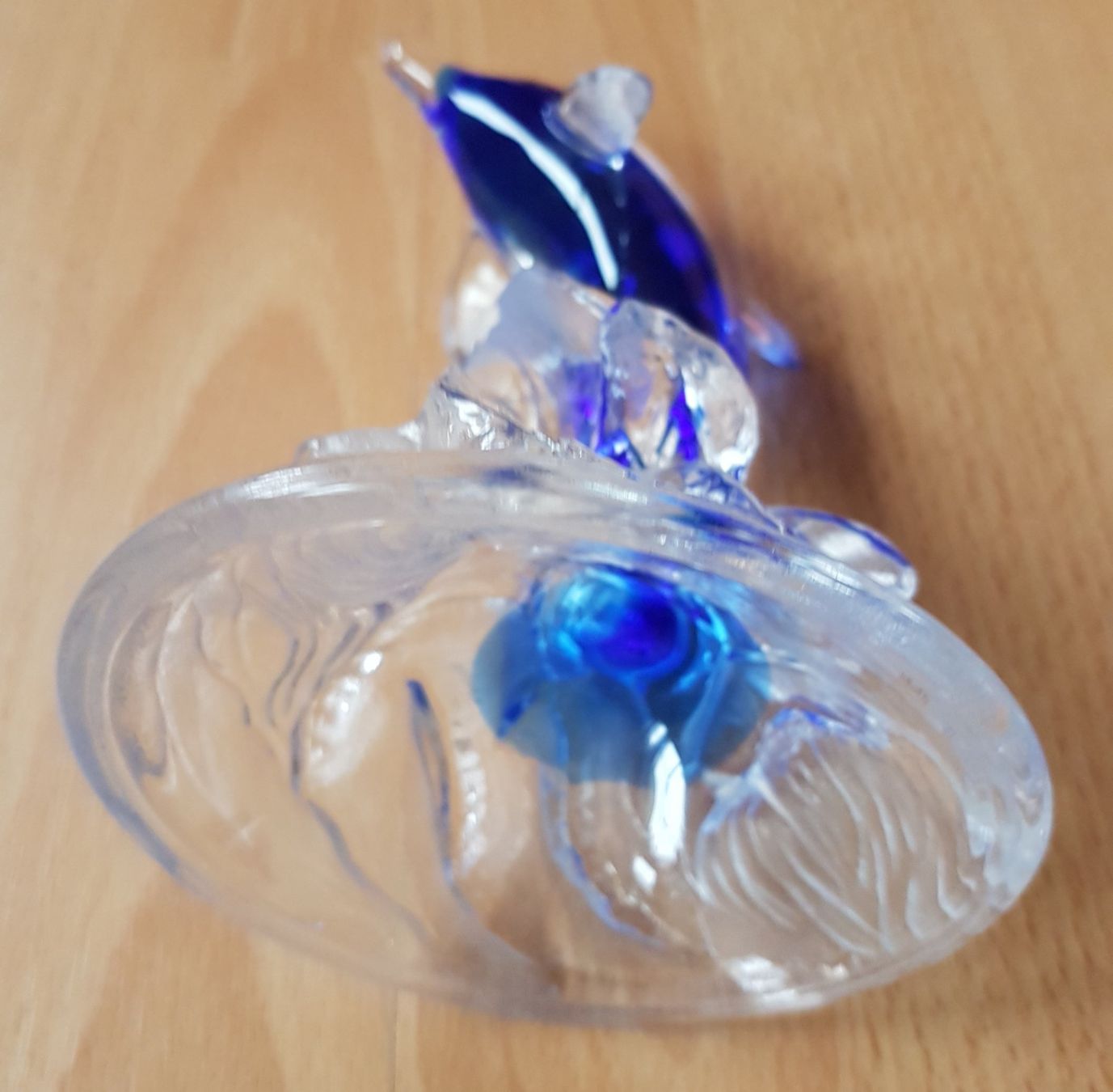 Statuette: 2 GLAS-DELPHINFIGUREN DEKO – Usato da Sax venduto da spazieren 2