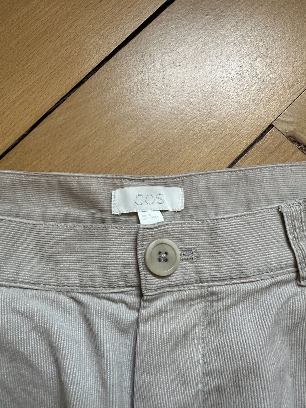 Cos Hosen: COS - Cordhose beige 50 – Gebraucht aus Zürich von Diazaio 2