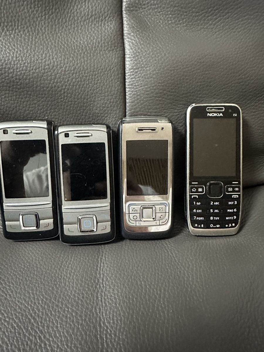 Nokia Telefoni cellulari / Smartphones: Nokia Handy Konvolut 4x – Difettoso da Heerbrugg venduto da Amazon38