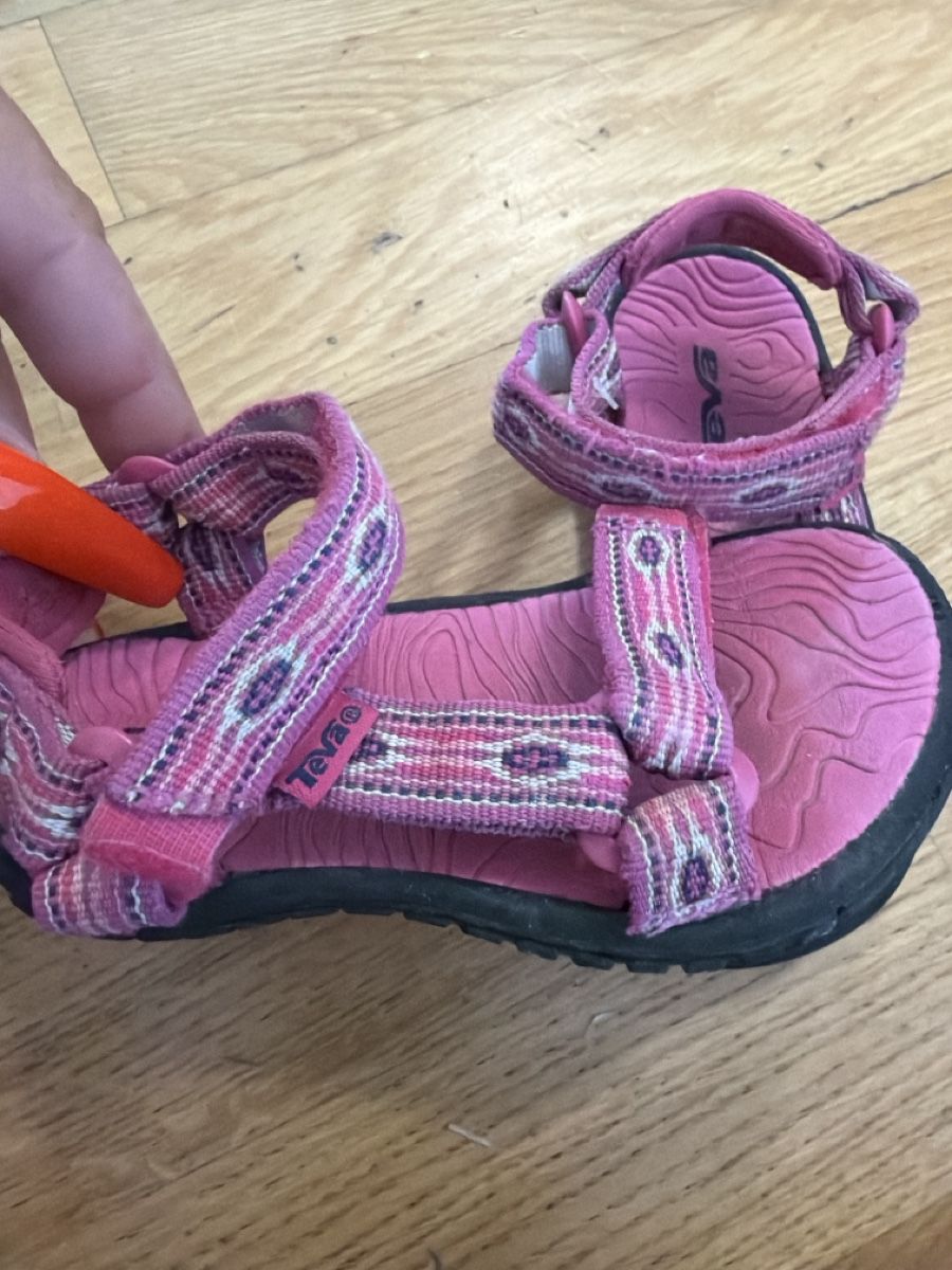 Scarpe per ragazze: sandalen gr 23 – Usato da Dietikon venduto da limi06 1