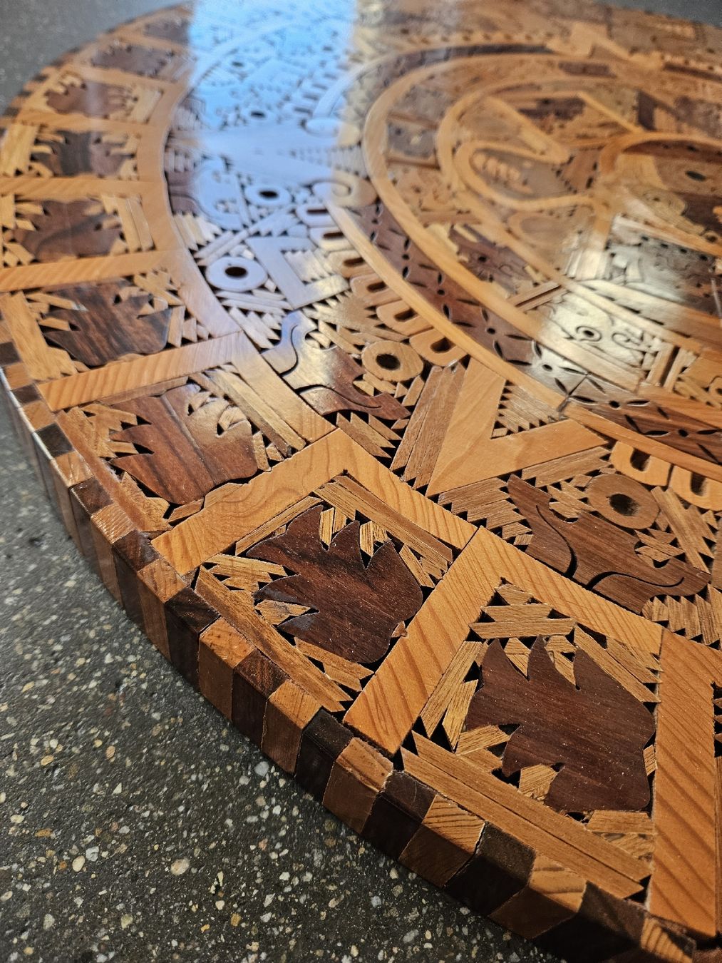 Foto & Immagini: Holz Kunst  Bild mit Maya Kalender Design, Durchmesser 80cm – Usato da Anwil venduto da tamoos 2