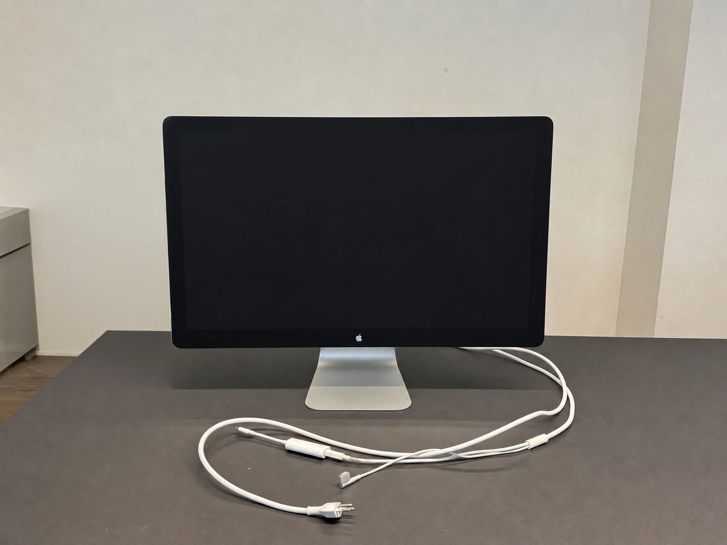 Apple Ecrans: Apple Thunderbolt Display 27“ inkl. USB-C Adapter – D'occasion à Bern par user_egghz2