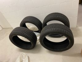 225 /40 R19W XL.