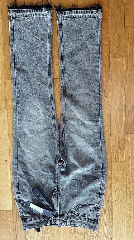 Jeans: Neu Jeans Hose gr.S grau – Usato da Oensingen venduto da kikomad