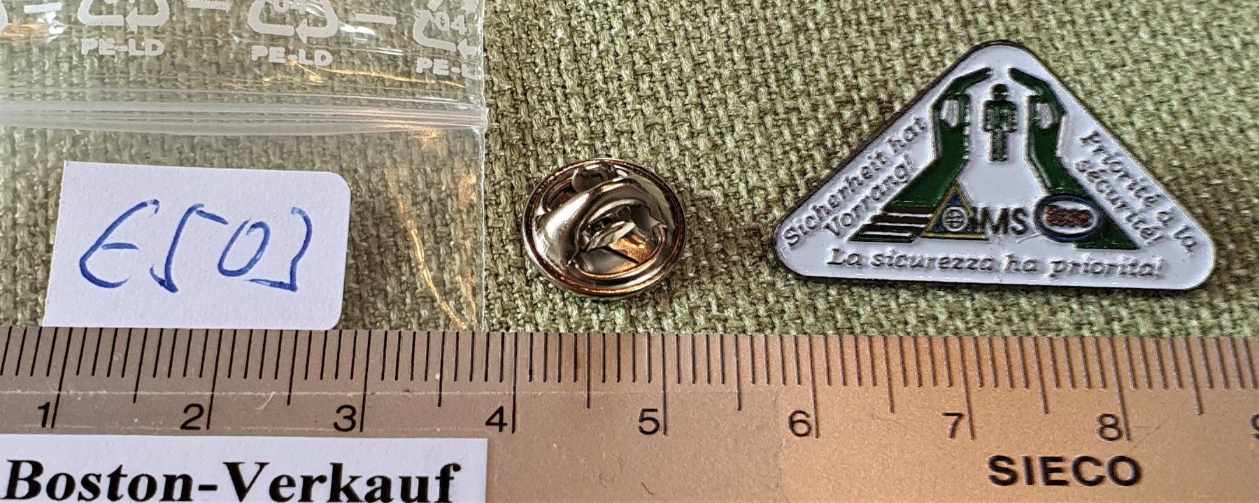 Placchette & Badge: E503 - Pin  Esso Sicherheit hat Vorrang! – Usato da Reinach BL venduto da Boston-Verkauf 2