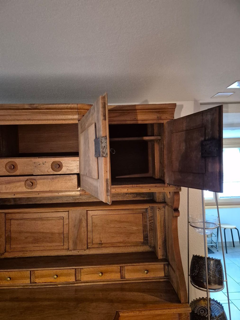 Credenze: Stubenbuffet massiv Nussbaum – Usato da Weesen venduto da knorrli123 2