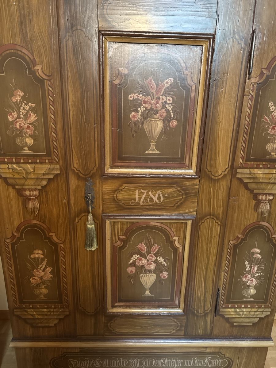 Schränke: Schrank 1780 – Gebraucht aus Walliswil b.Wangen von CharlotteGarde 1