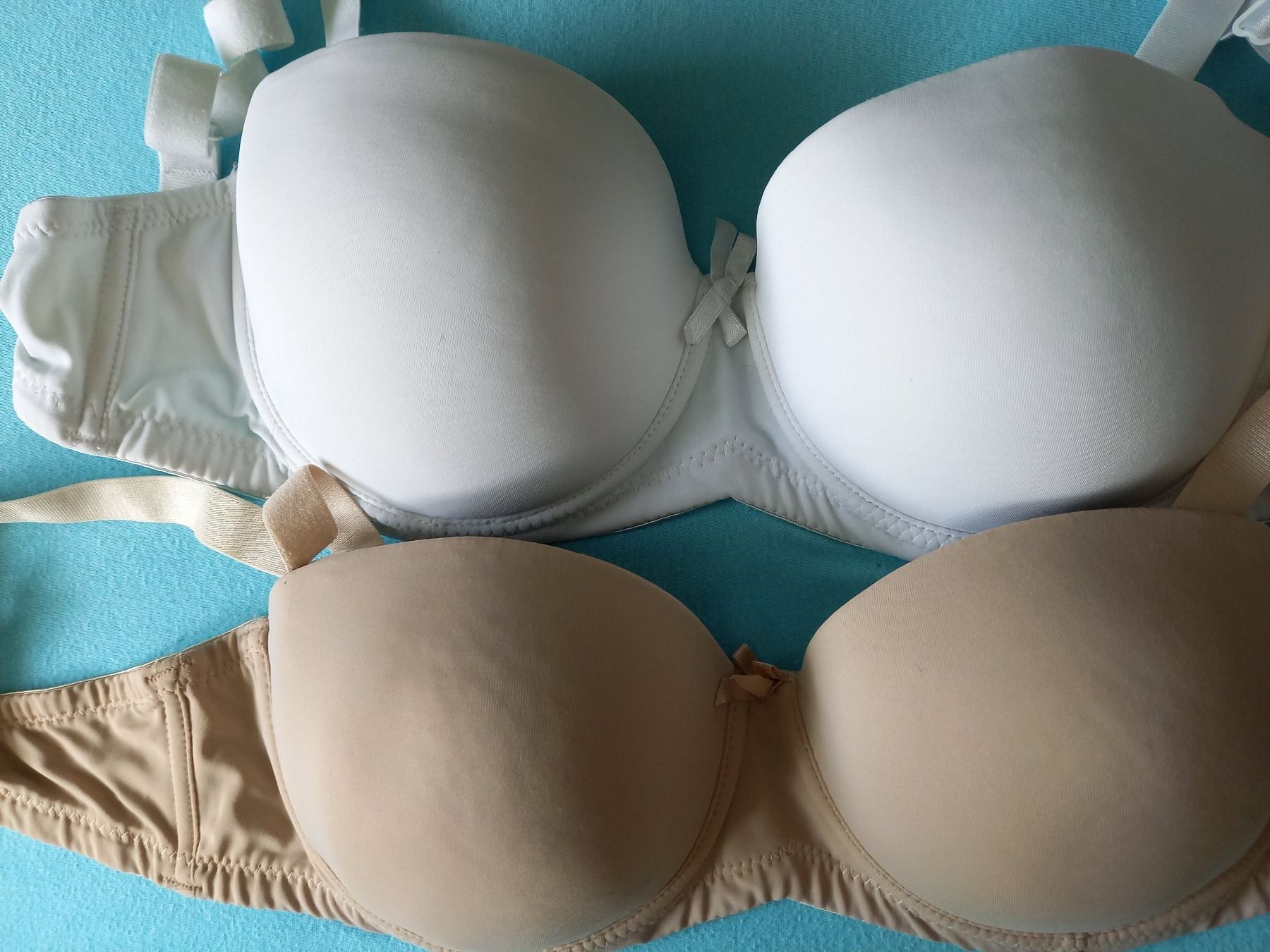 Altra biancheria intima: BH beige und weiss 75C – Usato da Unterengstringen venduto da saraman 1