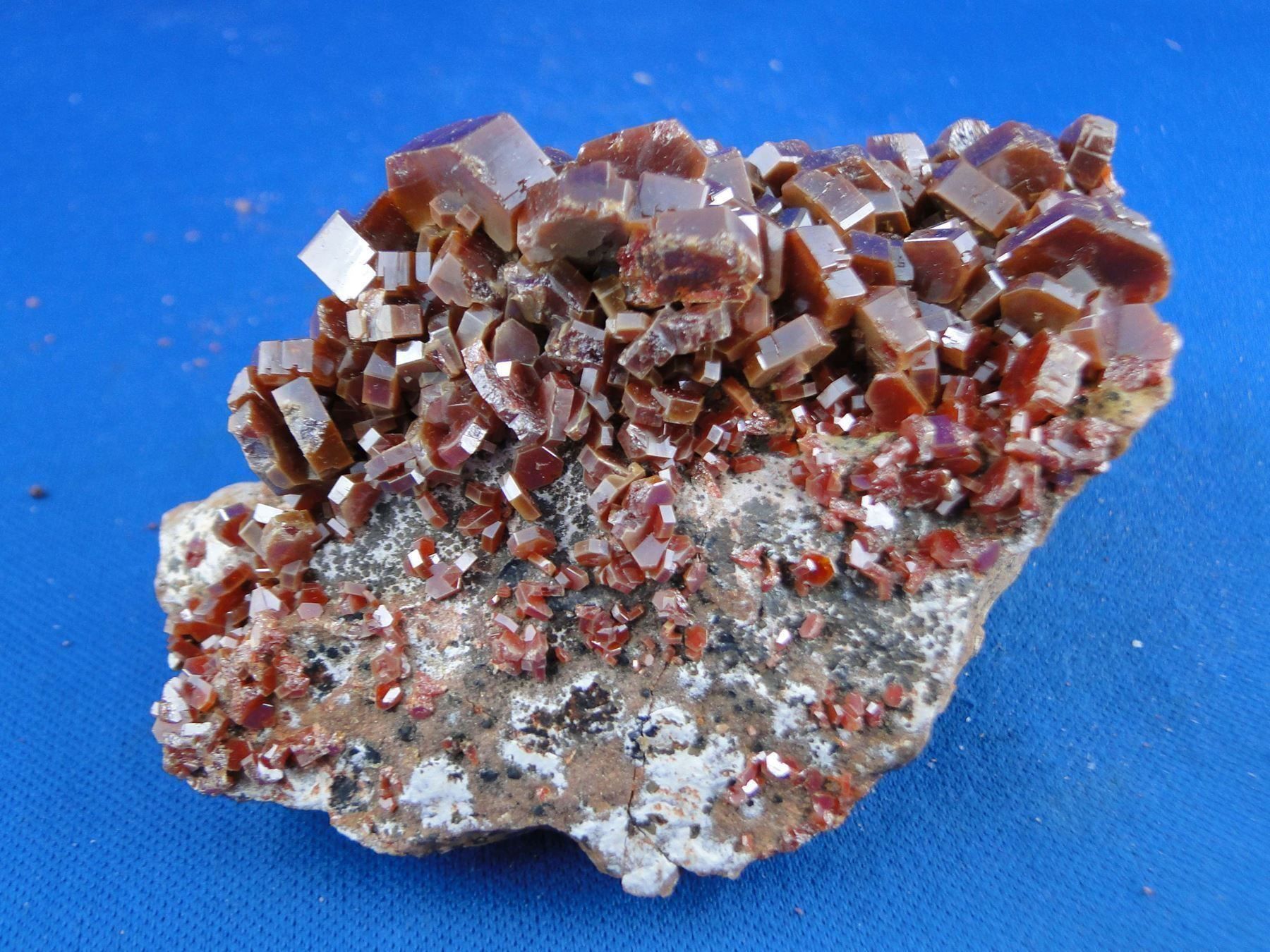 Minerali & Pietre curative: Vanadinit – Usato da Schinznach Bad venduto da Demerald 4