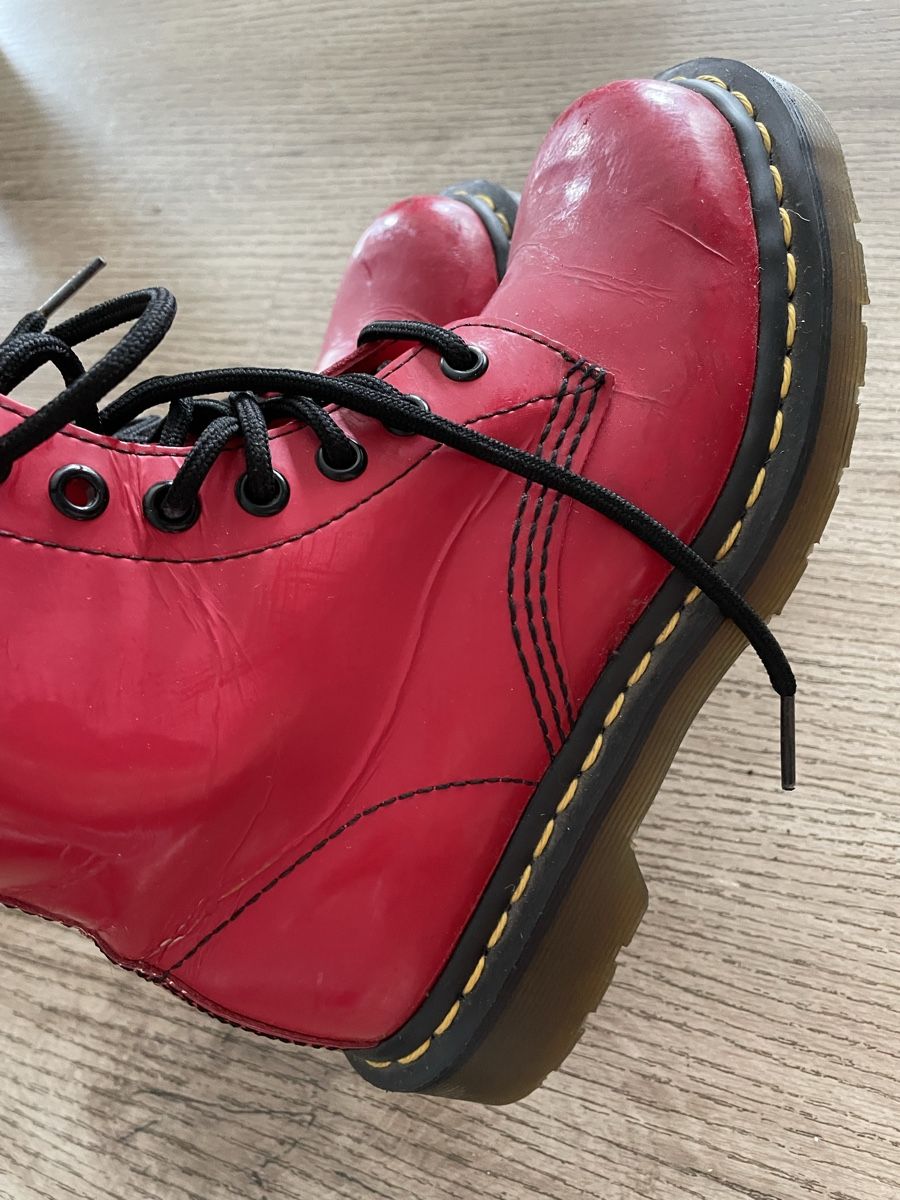 Dr. Martens Scarpe da donna: Dr. Martens Red Patent Leather Boots - Size 35 – Usato da Vessy venduto da jie_gl9n 4