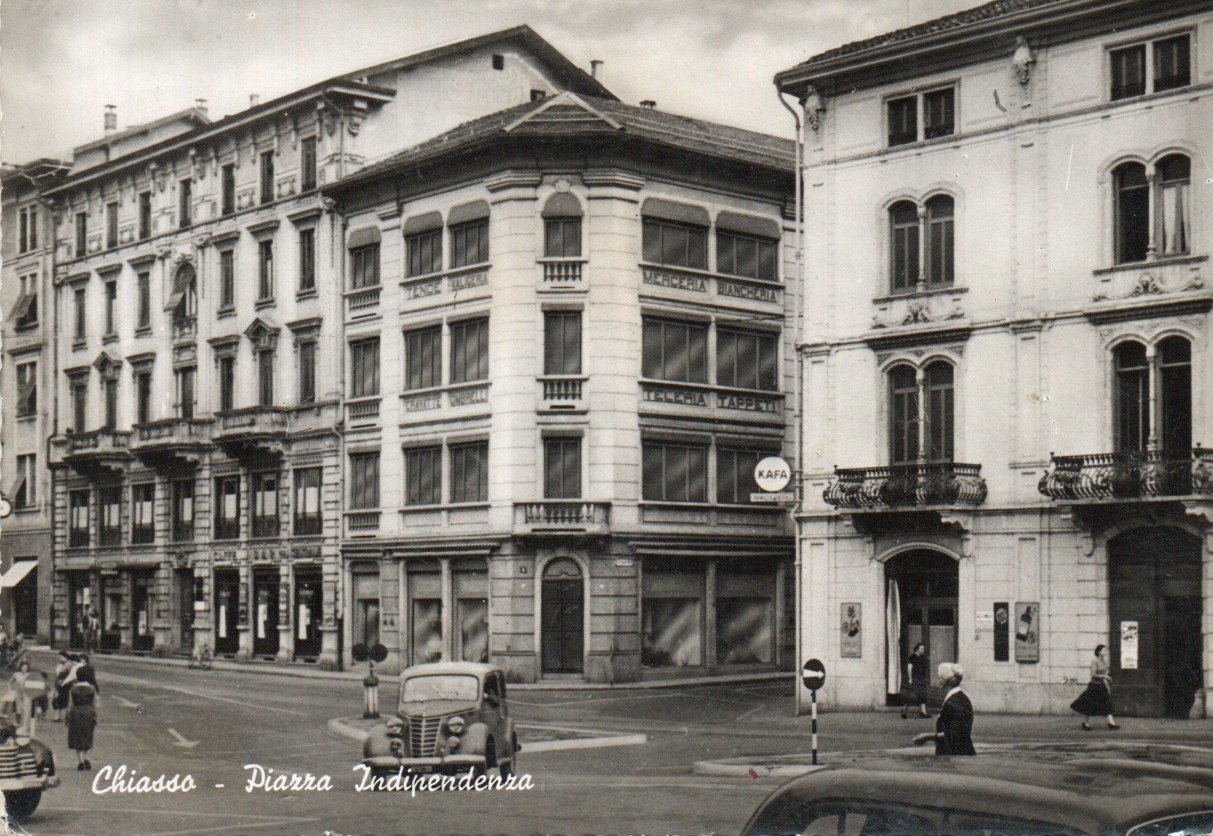 Cartes postales: Chiasso - Piazza Indipendenza – D'occasion à Melano par pisonsdro
