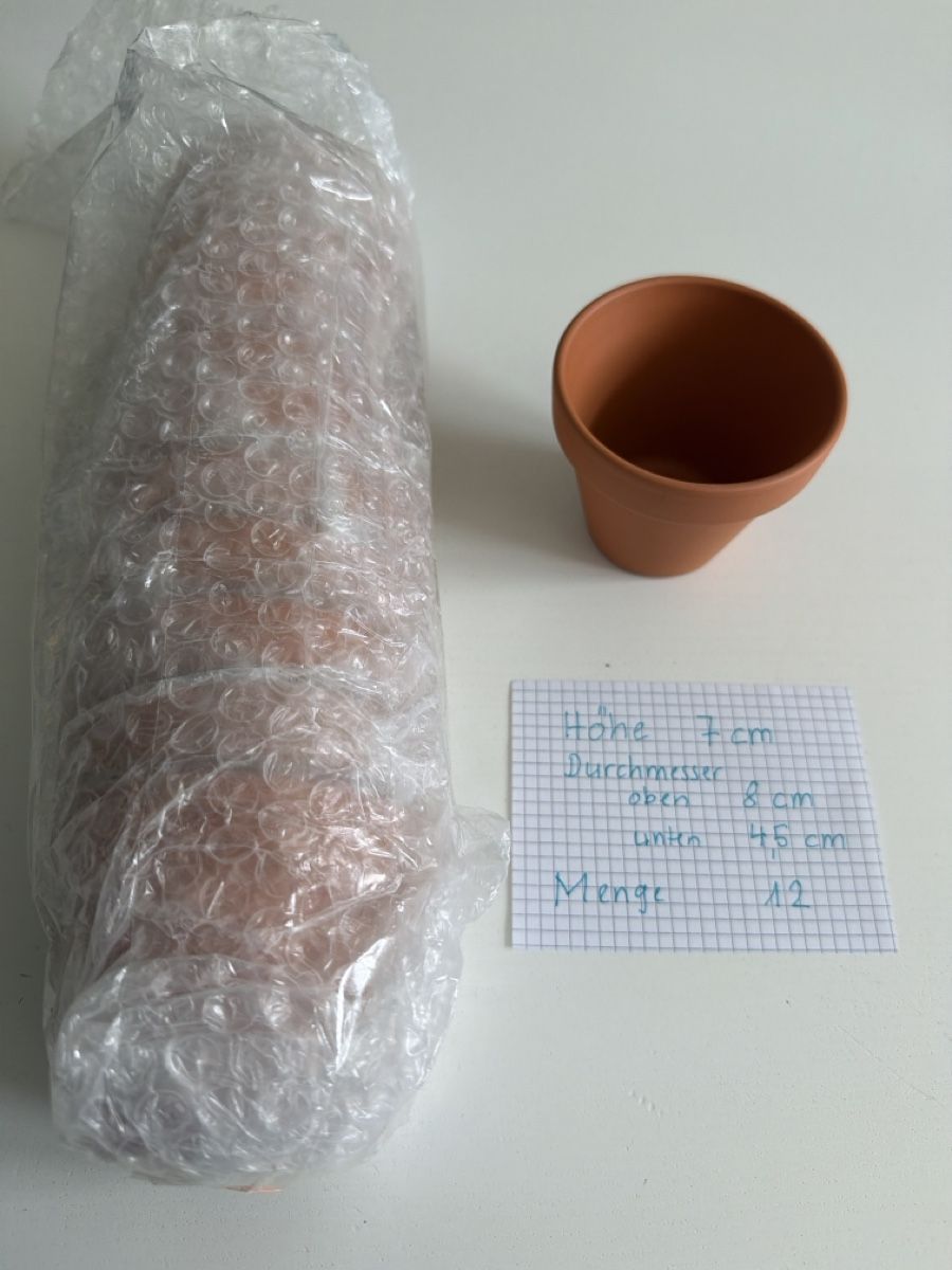 Blumentöpfe: Blumentöpfe Terrakotta Höhe 7cm 12 Stück – Neu und originalverpackt aus Windisch von Kuriosa