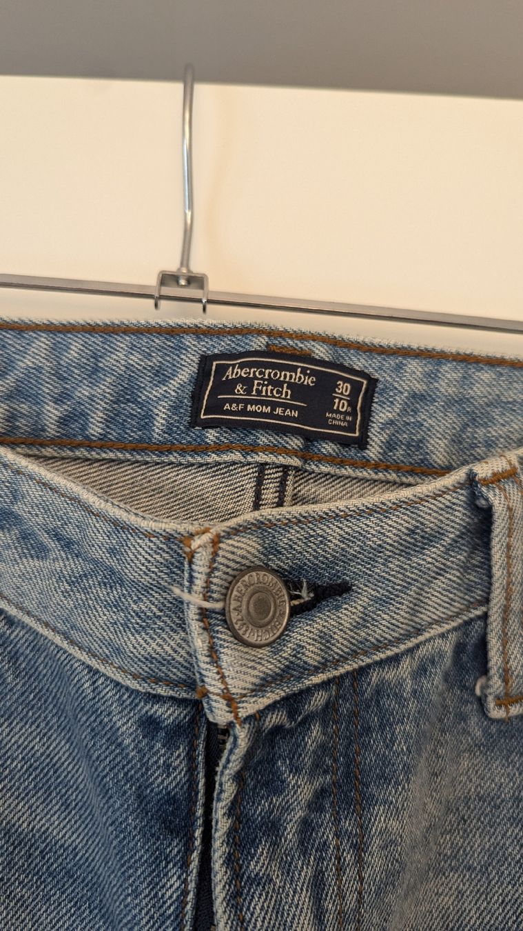 Abercrombie Jeans: Jeans Abercrombie – Usato da La Conversion venduto da deborah22 1