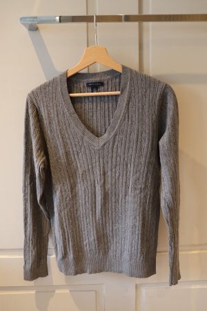 Grauer Tommy Hilfiger Zopfmusterpullover