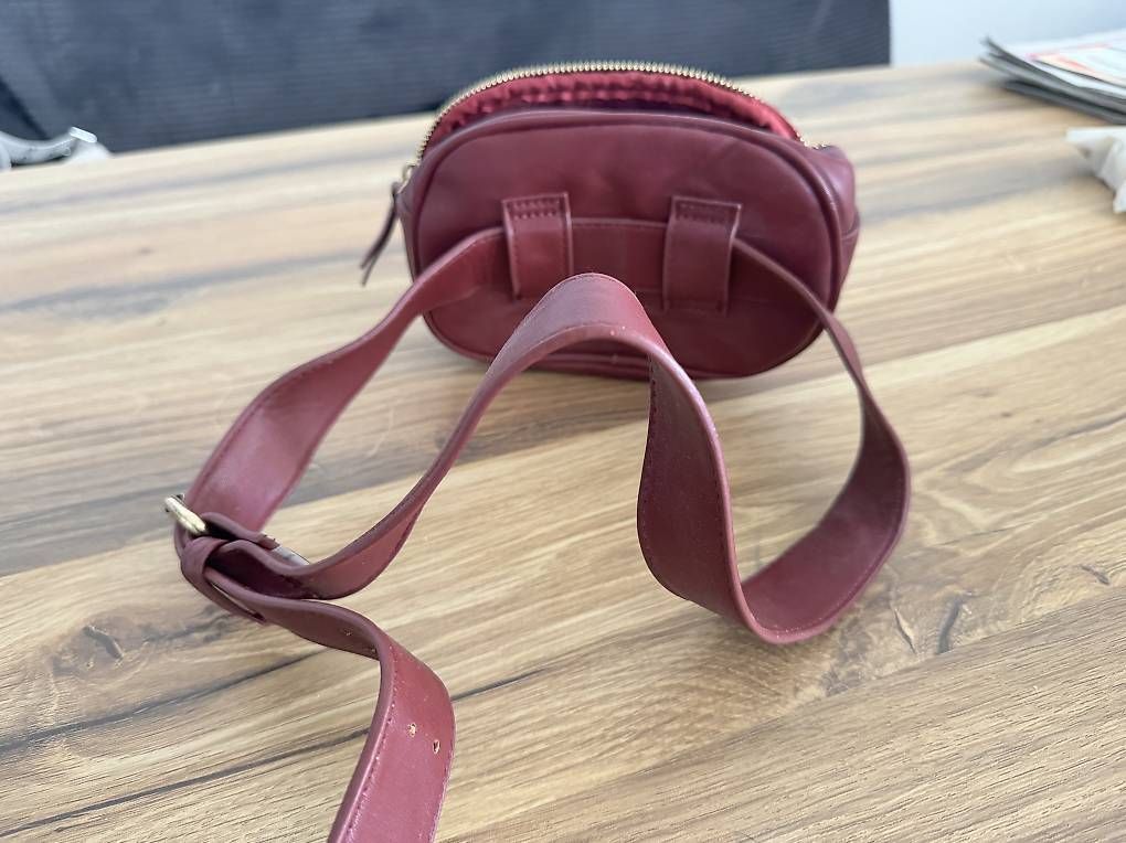 Borse da donna: Bordeaux Bauchtasche – Usato da Bettlach venduto da michellemmm 2