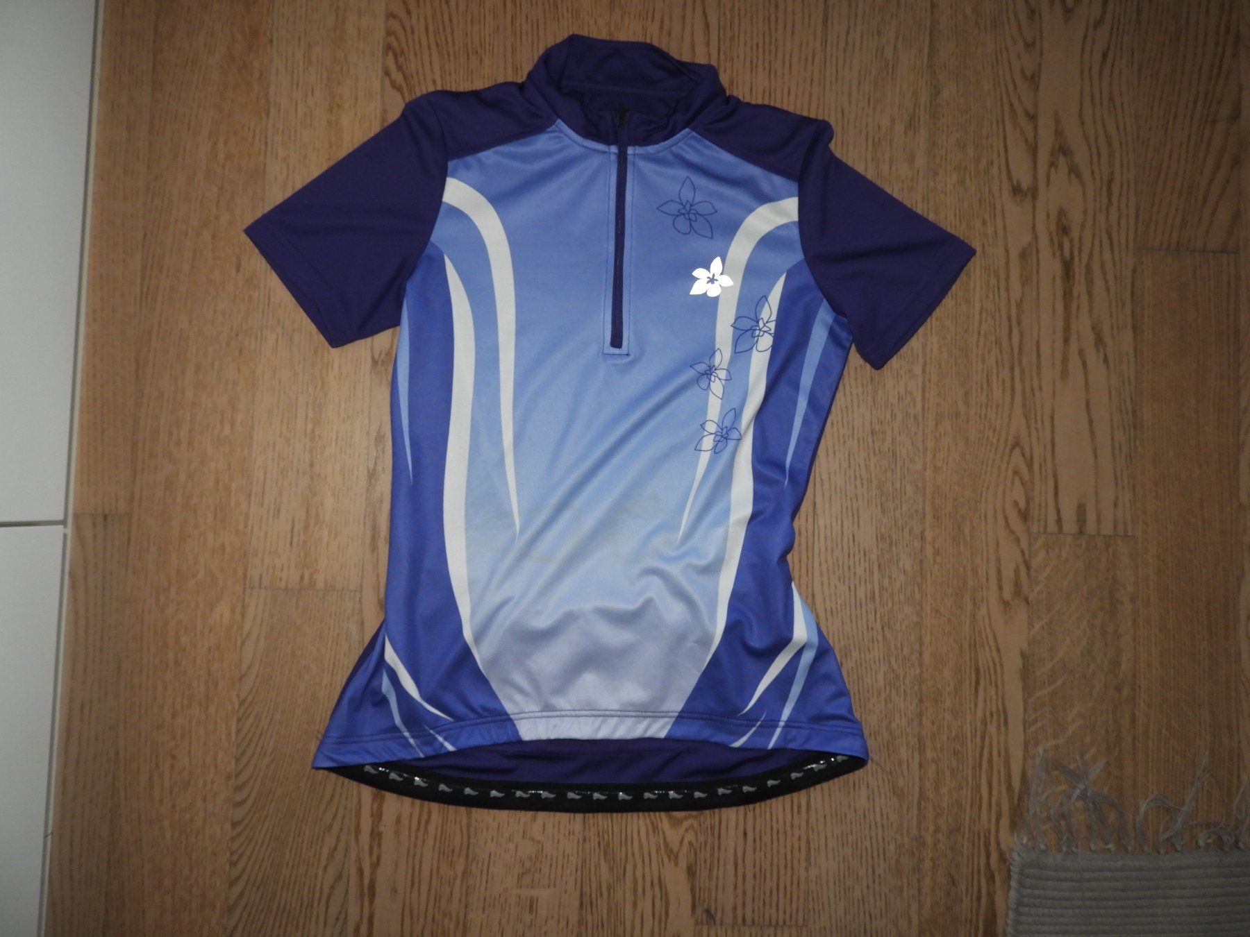 Canottiere & Pantaloni: Damen Velo Trikot, kurzarm, Gr. M, – Usato da Hergiswil NW venduto da Noema2006